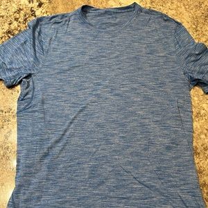 Lululemon Short Sleeve Tee Size L in Blue